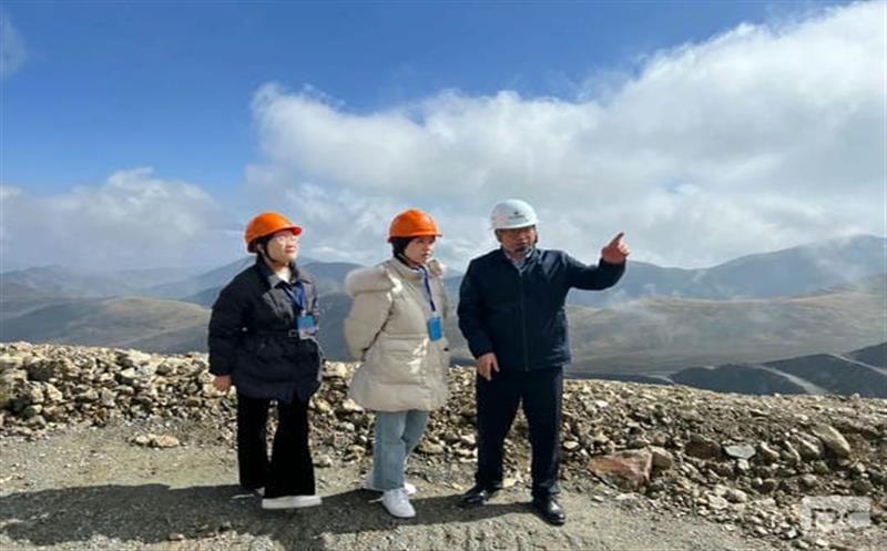 省自然资源厅财务与资金运用处和集团财务部赴松树南沟金矿检查工作